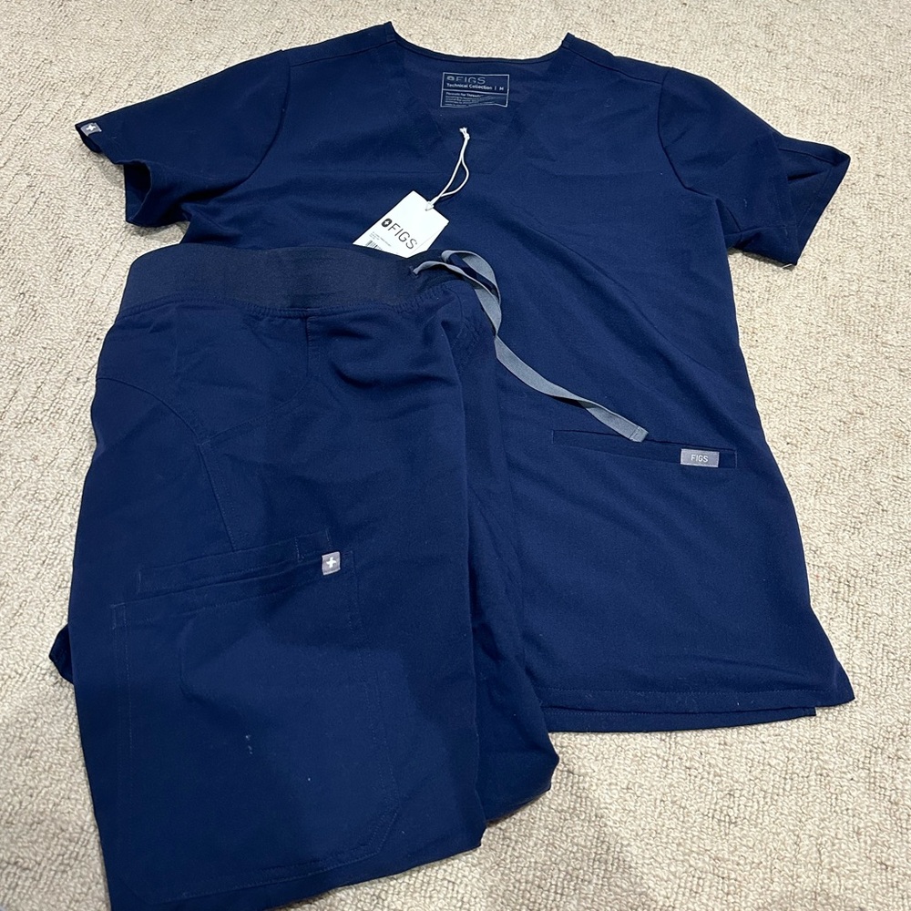 figs scrubs— this set is still on sale